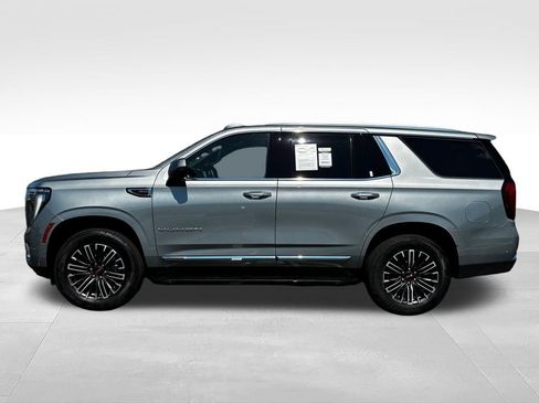 Used 2025 GMC Yukon Elevation w/ Elevation Premium Package AWD/4WD image 2