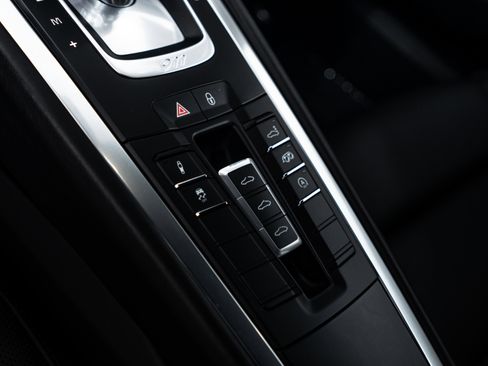 Certified 2019 Porsche 911 Carrera 4S image 16