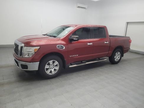 Used 2017 Nissan Titan SV RWD image 2