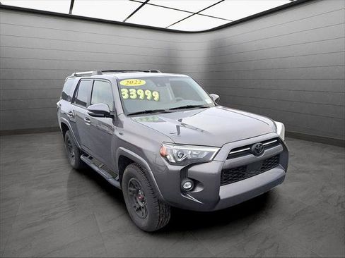 Used 2022 Toyota 4Runner SR5 Premium w/ Moonroof Package RWD image 7