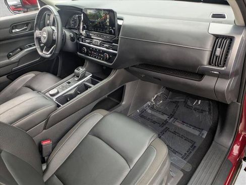 Used 2022 Nissan Pathfinder SL AWD/4WD image 21