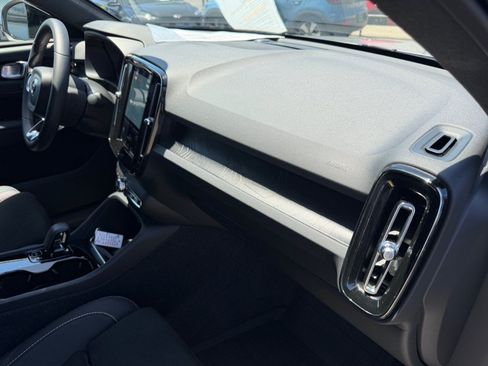Used 2023 Volvo C40 P8 Recharge Plus w/ Protection Package Premier AWD/4WD image 29