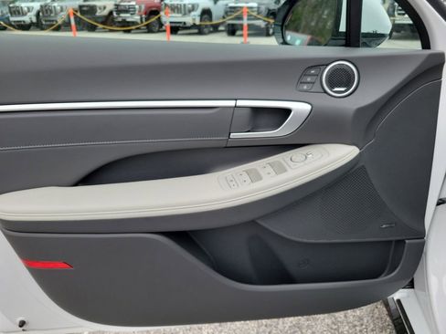 New 2026 Hyundai Sonata Limited FWD image 14