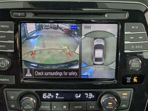 Used 2023 Nissan Maxima SR w/ Sport Mat Group image 22