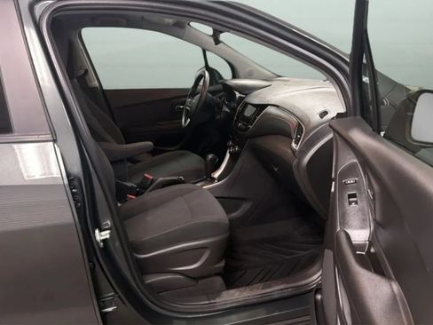 Used 2020 Chevrolet Trax LS w/ Tint and Cruise Package FWD image 20