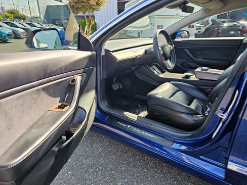 Used 2019 Tesla Model 3 RWD image 19