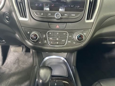 Used 2022 Chevrolet Malibu Premier image 23