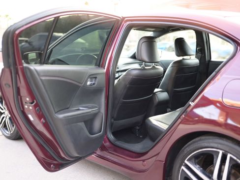 Used 2017 Honda Accord Sport Special Edition image 11