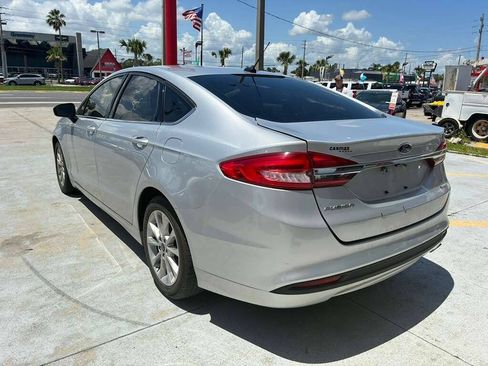 Used 2017 Ford Fusion SE FWD image 7