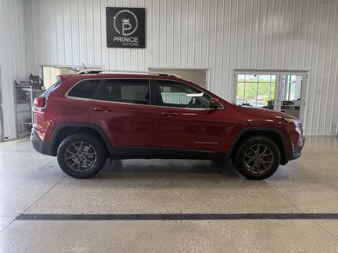 Used 2015 Jeep Cherokee Latitude AWD/4WD image 5