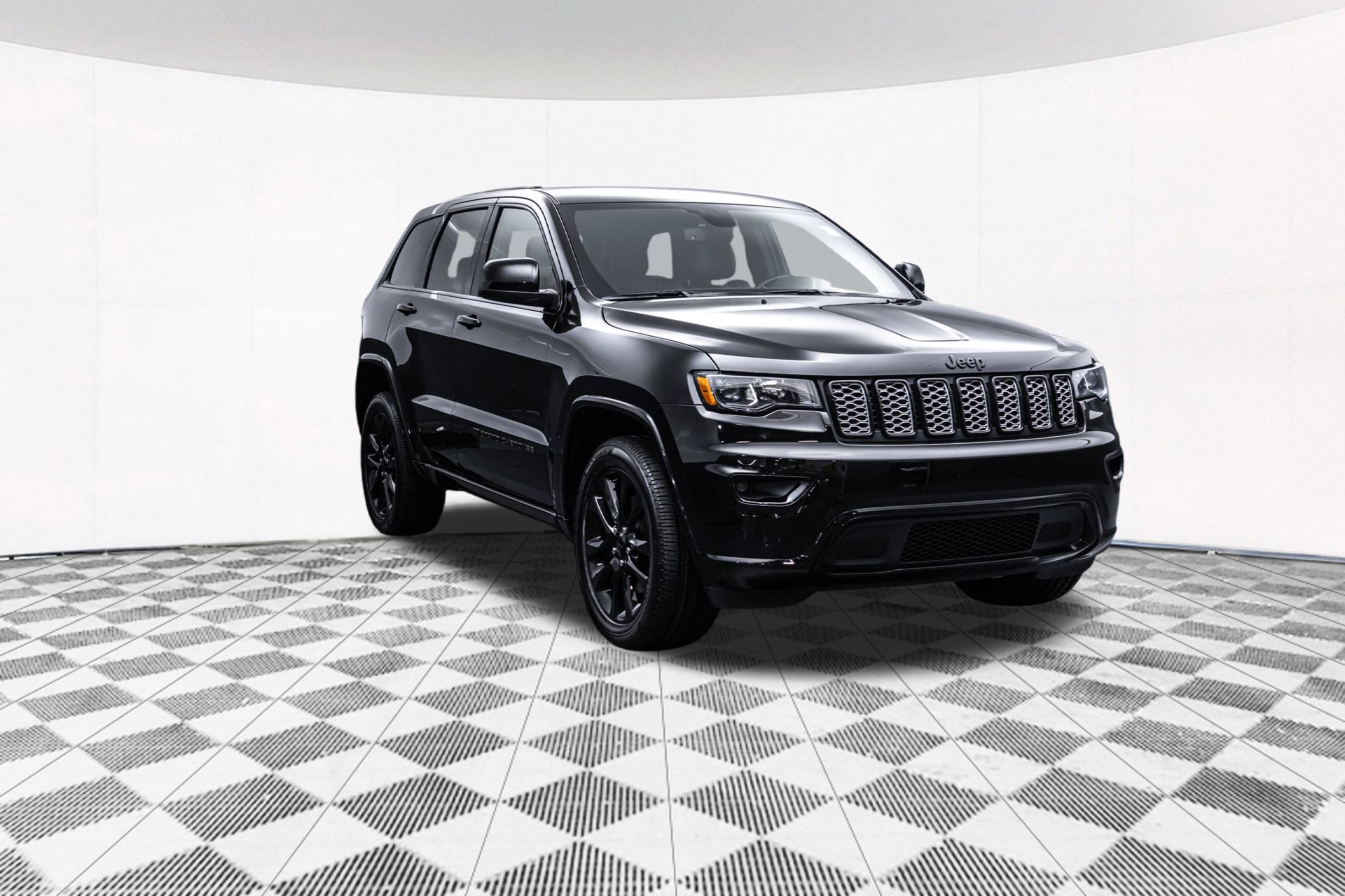 Used 2022 Jeep Grand Cherokee Laredo X AWD/4WD image 17