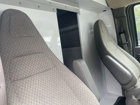 New 2025 Chevrolet Express 3500 w/ Power Convenience Package image 31
