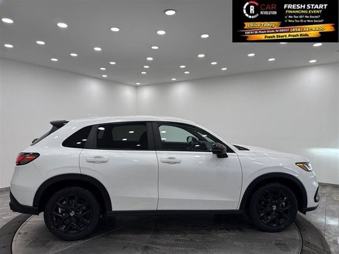 Used 2023 Honda HR-V Sport image 8