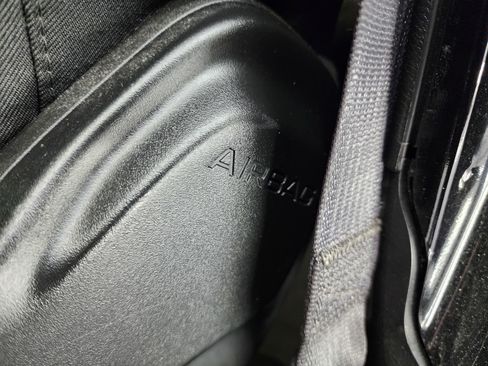 Used 2022 Jeep Wrangler Unlimited Sport image 35