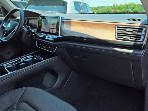 Used 2026 Volkswagen Atlas SE FWD image 53