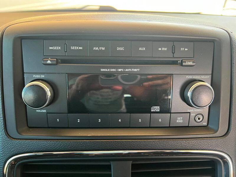 Used 2016 Dodge Grand Caravan SXT FWD image 25