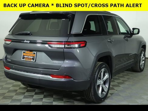 Used 2022 Jeep Grand Cherokee Limited image 11