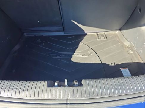 Used 2017 Hyundai Veloster Value Edition image 18