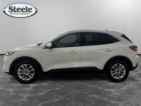 Used 2020 Ford Escape SE image 2