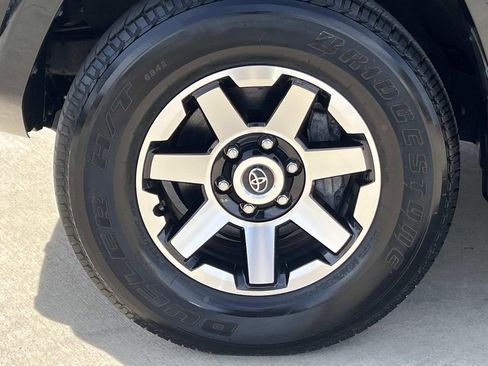 Used 2024 Toyota 4Runner TRD Off-Road Premium AWD/4WD image 4