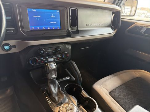 Used 2021 Ford Bronco Wildtrak image 20