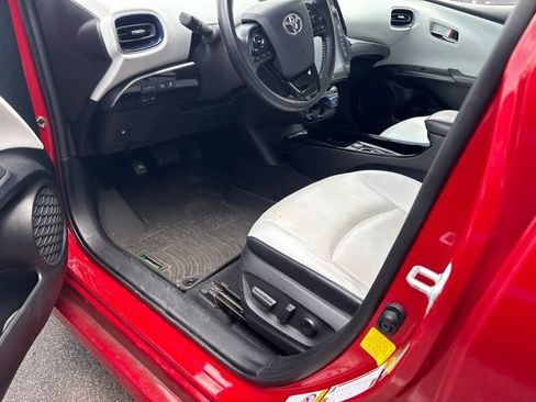 Used 2020 Toyota Prius Limited FWD image 5