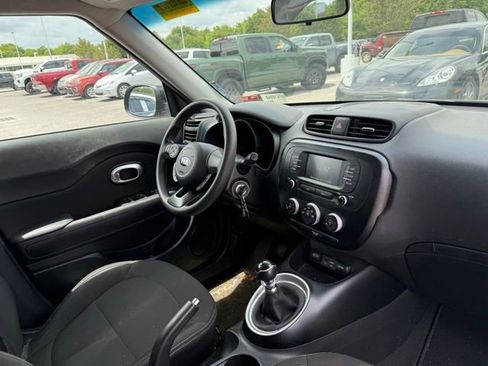 Used 2019 Kia Soul FWD image 17