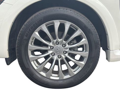 Used 2015 INFINITI QX80 4WD w/ Deluxe Technology Package image 29
