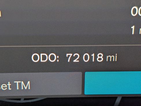 Used 2024 Volvo XC40 B5 Plus image 24