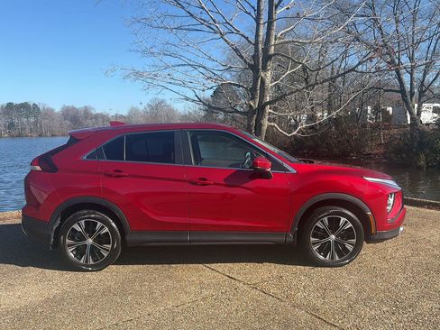 Used 2022 Mitsubishi Eclipse Cross SE image 3