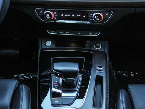 Used 2023 Audi Q5 e Premium Plus w/ Premium Plus Package image 9