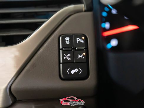 Used 2019 GMC Yukon Denali w/ Denali Ultimate Package image 38