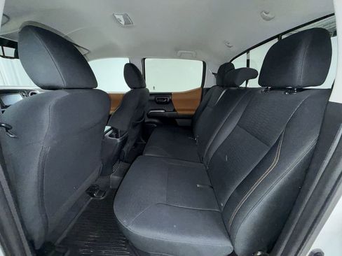 Used 2019 Toyota Tacoma SR5 image 4