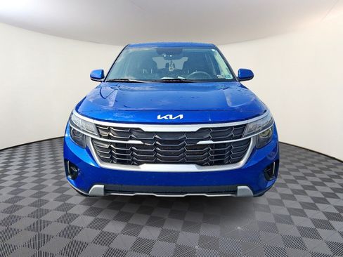 Used 2024 Kia Seltos LX AWD/4WD image 2