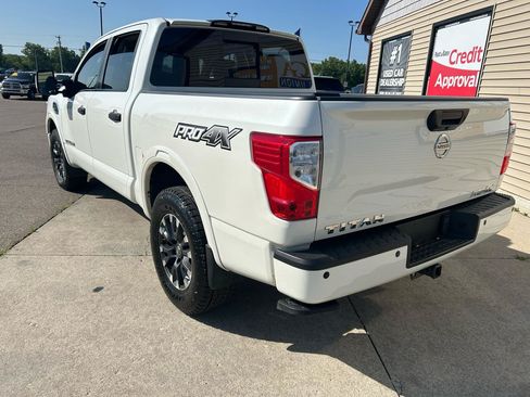 Used 2017 Nissan Titan PRO-4X w/ Pro-4x Convenience Package AWD/4WD image 7