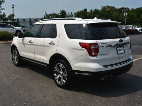Used 2019 Ford Explorer Limited w/ Limited Luxury Package FWD image 9