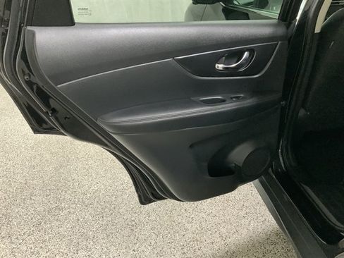 Used 2018 Nissan Rogue SV w/ Premium Package AWD/4WD image 20