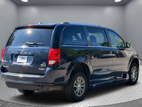 Used 2015 Dodge Grand Caravan SXT FWD image 4