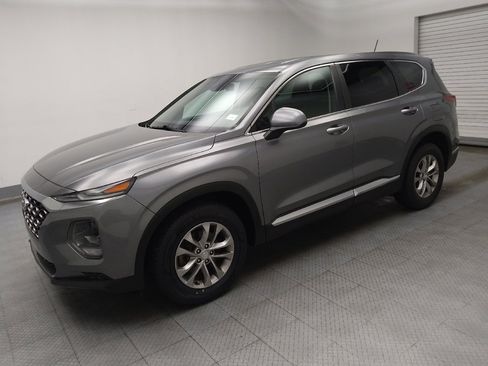 Used 2019 Hyundai Santa Fe SE image 2