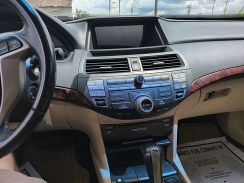 Used 2011 Honda Crosstour EX-L image 18