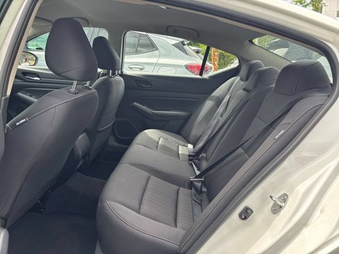 Used 2025 Nissan Altima 2.5 SV FWD image 27