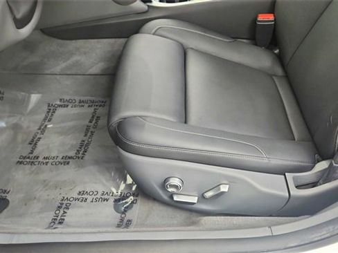 Used 2024 Lucid Air Touring image 34