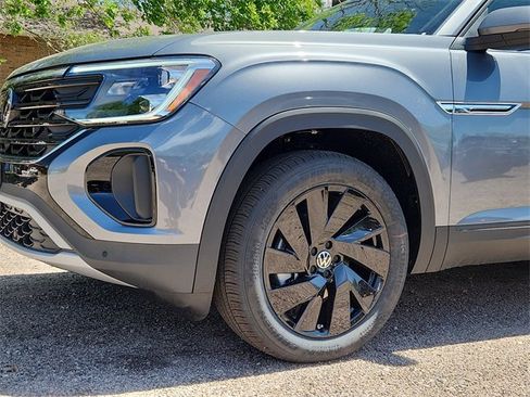 New 2025 Volkswagen Atlas Cross Sport SE image 26