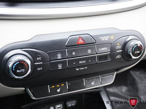 Used 2018 Kia Sorento LX image 29