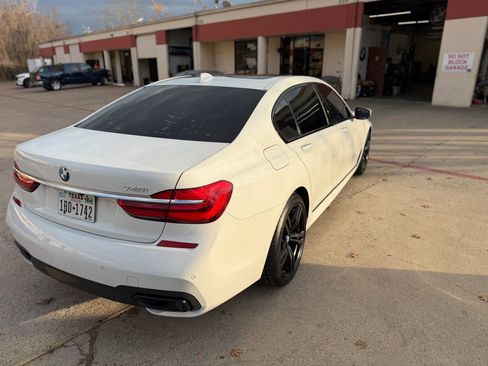 Used 2018 BMW 740i image 5