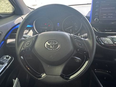 Used 2020 Toyota C-HR XLE FWD image 13