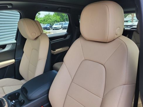 New 2026 Porsche Cayenne AWD/4WD image 5