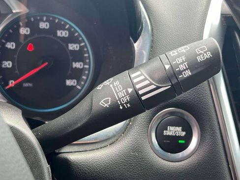 Used 2023 Chevrolet Traverse LT FWD image 25