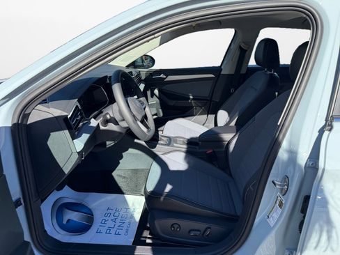 New 2026 Volkswagen Jetta SE image 9