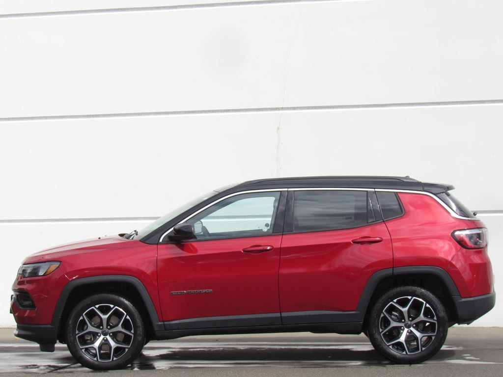 Used 2025 Jeep Compass Limited AWD/4WD image 4